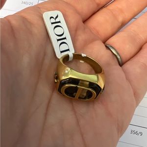 Christian Dior black/gold CD ring